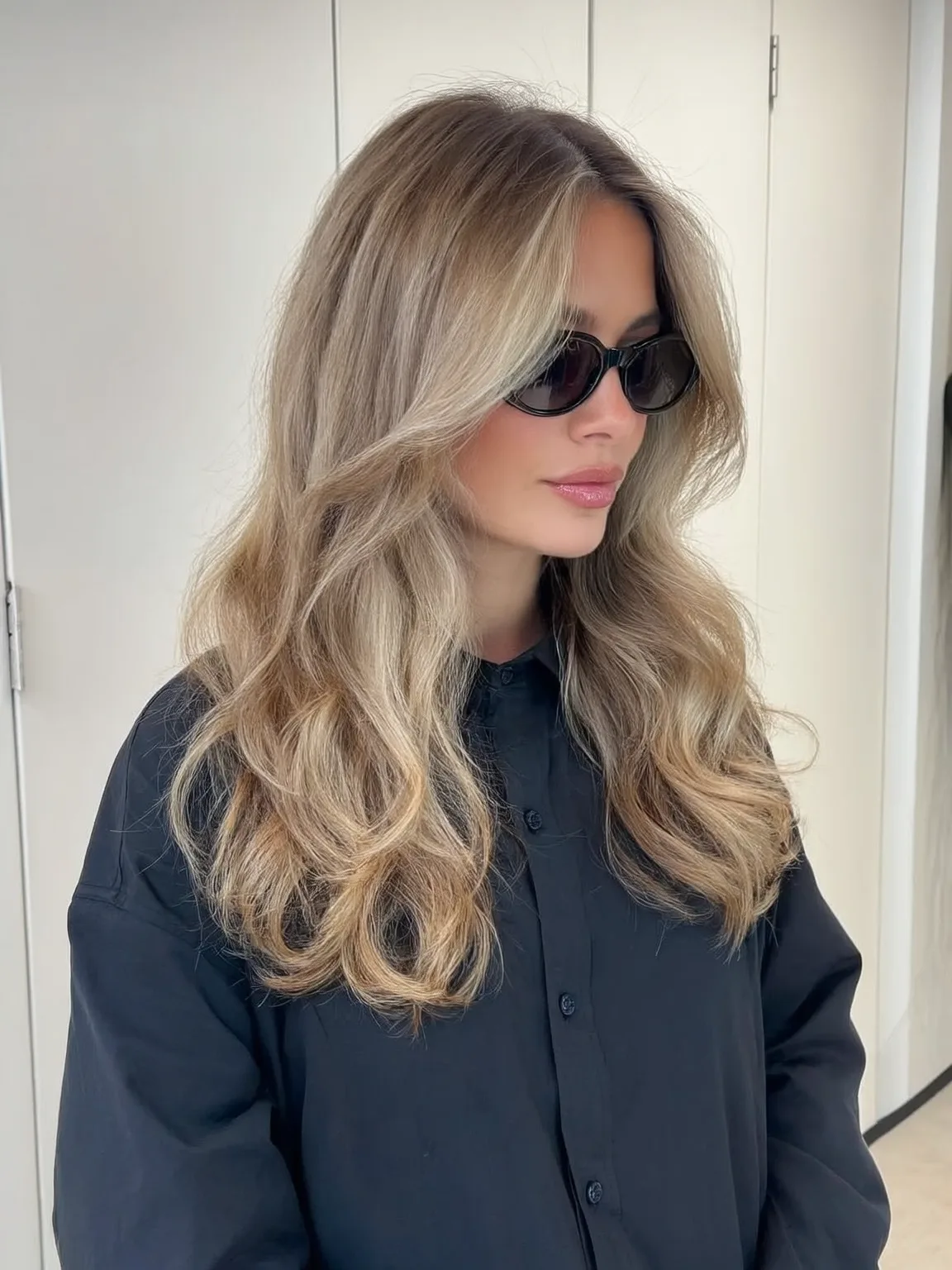 Sandy Blonde Balayage Long Layers with Voluminous Waves